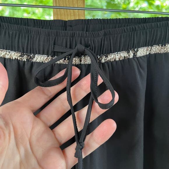Allison Joy Evereve Liza Snake Side Piped Jogger Black Size L. NEW - Picture 5 of 11